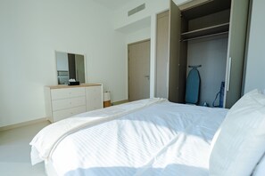 Deluxe Apartment | 1 bedroom, individually decorated, iron/ironing board, free WiFi - SuperHost - Downtown Gem: 1BR Apartment at Act One l Act Two (Dubai)