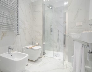 Deluxe Room | In-room safe, desk, blackout curtains, soundproofing - La Corte Dei Mille Luxury (Naples)