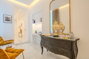 Reception - La Corte Dei Mille Luxury (Naples)
