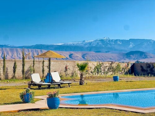 Family villa with swimming pool and a wonderful mountain view