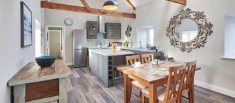 Host & Stay | The Loft