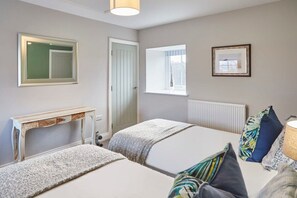 2 soverom, strykejern/-brett, reiseseng for barn og wi-fi