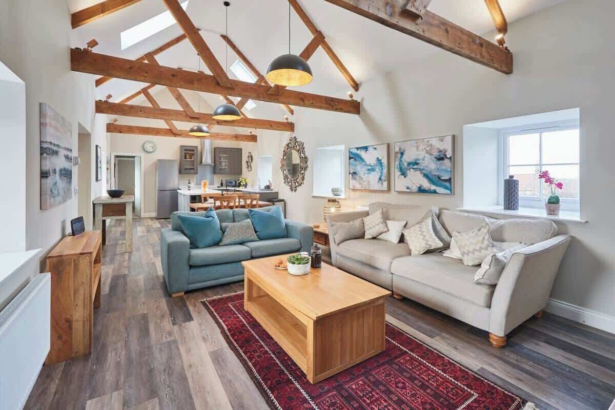 Een televisie en een kantoor