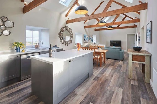 Host & Stay | The Loft