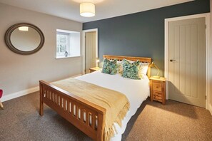 2 bedrooms, iron/ironing board, travel crib, WiFi - Host & Stay | The Loft (Berwick-upon-Tweed)