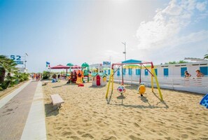 附近的私人海灘、4 間海灘酒吧