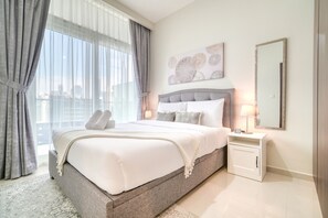 In-room safe, iron/ironing board, free WiFi, bed sheets - Delightful 1BR at Reva Residences Business Bay by Deluxe Holiday Homes (Dubai)
