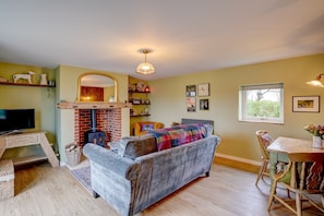 Smart TV, fireplace, offices
