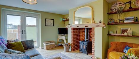 Smart TV, fireplace, offices