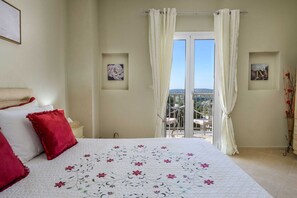 1 dormitorio, tabla de planchar con plancha, cuna de viaje y wifi gratis