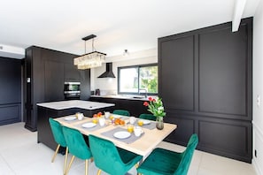 Dining - Villa Neuve Moderne 6p Super-cannes/piscine, Parking, Clim - 5 min Centre Cannes (Vallauris)