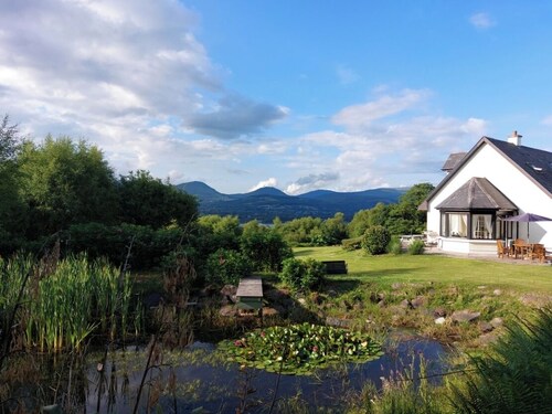 Studio | Sleeps 3 | Mountain Views - 5 Mins from Kenmare town.