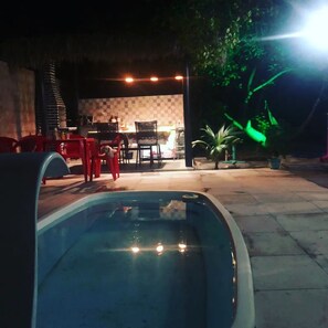 5 habitaciones, cortinas blackout y tabla de planchar con plancha