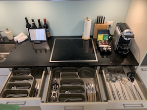 Private kitchen - Paradeplatz / In Gassen Apartment by Airhome (Zürich)