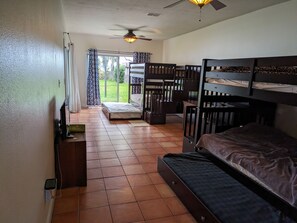 2 عدّة غرف نوم وواي فاي وملاءات أسرّة