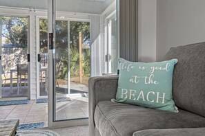 TV, fireplace - StarfishBeachHouse: 2Blks2Bch, Outdoor Living, Dogs OK, FREE Daily Activities! (Panama City Beach)