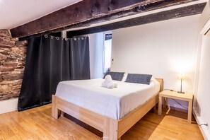 2 chambres, fer et planche à repasser, lit parapluie, Wi-Fi