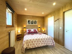 2 slaapkamers, reisbedje, gratis wifi, beddengoed