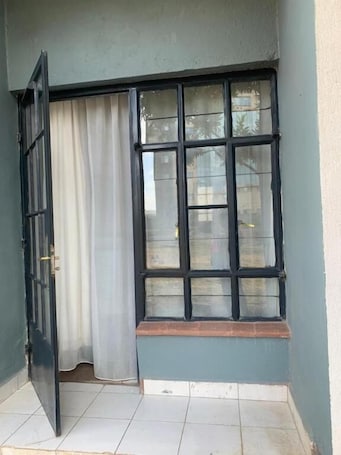 Business Studio | Free WiFi