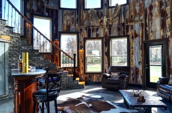 Interior - Luxury Farm Bin Oasis. Exquisite. One of a kind. (Rocky Point)