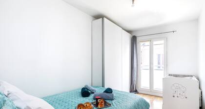 Paris à 10mn + Parking privé Gratuit - Cosy & Spacieux. Métro 3mn Ligne 14 et 13
