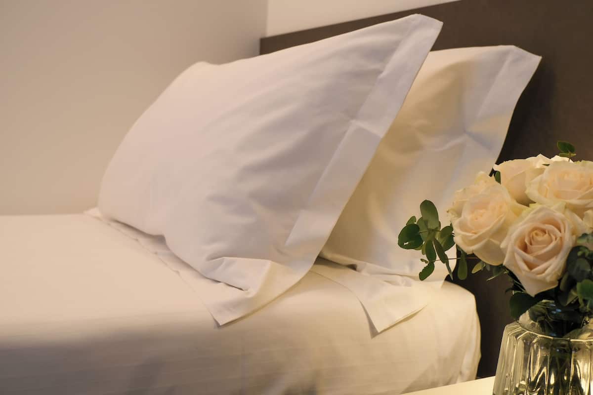 Enkeltrom – basic | Sengetøy av topp kvalitet, dundyner og memory foam-senger