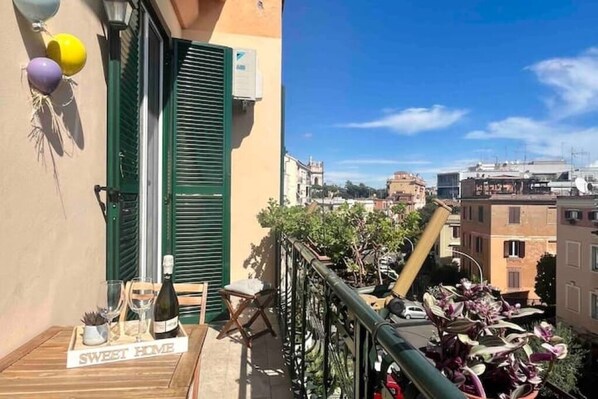 Property grounds - Apartment with balcony and comfort in the historic center of Rome - San Giovanni (Roma)
