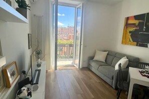 Smart TV - Apartment with balcony and comfort in the historic center of Rome - San Giovanni (Roma)