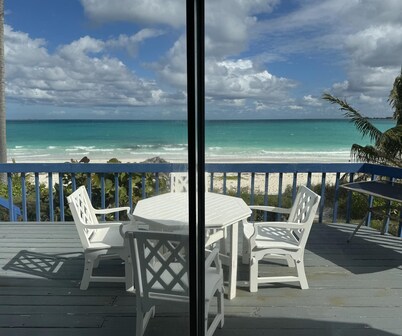 Spacious Beach Villa 