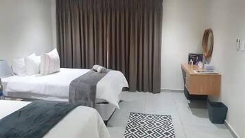 3 slaapkamers, een strijkplank/strijkijzer, wifi, beddengoed