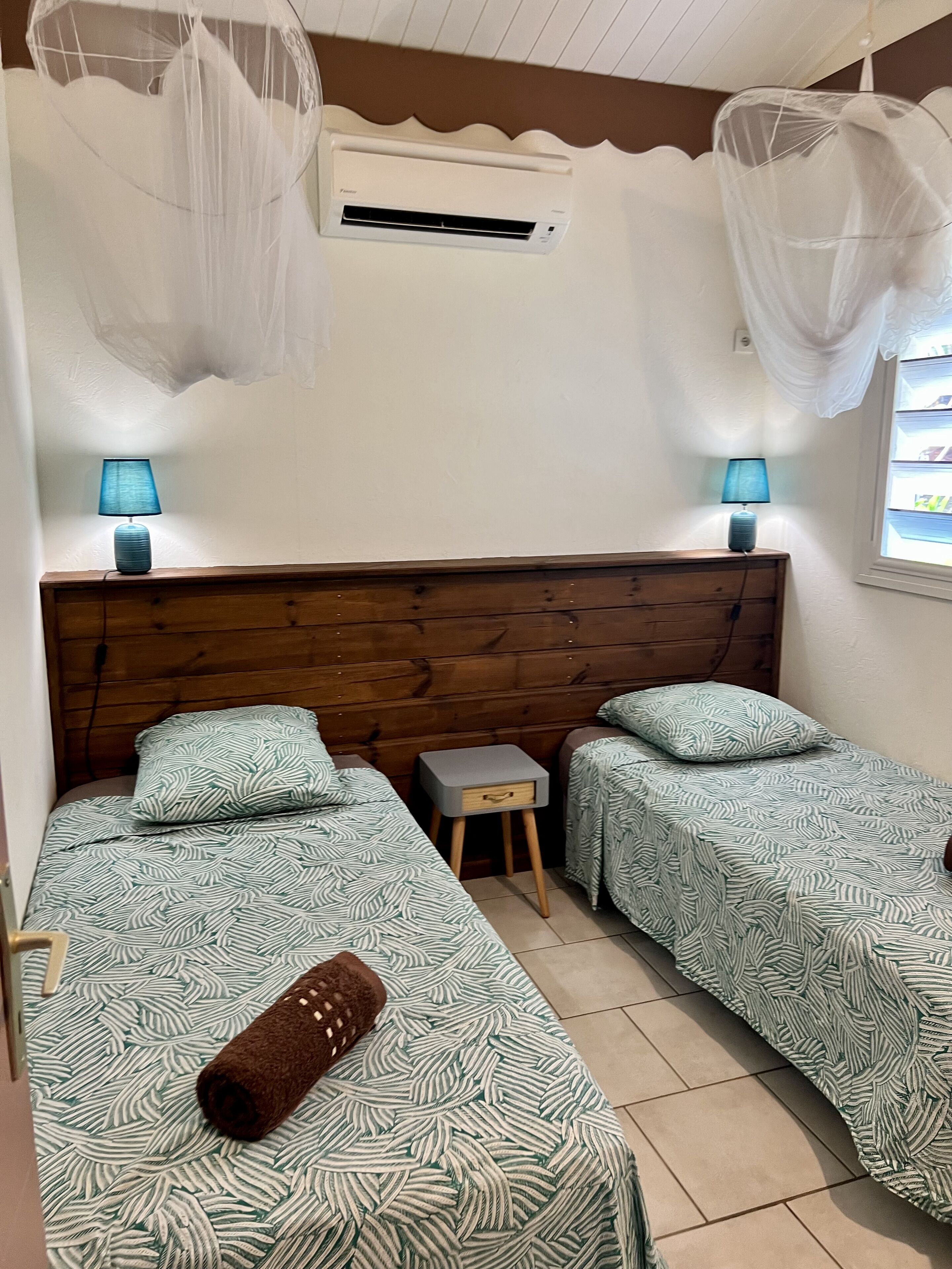 2 chambres, fer et planche à repasser, lit parapluie, Wi-Fi gratuit