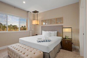 4 chambres, fer et planche à repasser, lit de bébé portatif, Wi-Fi