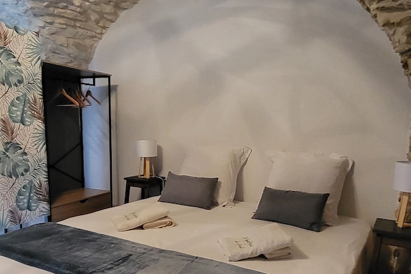 Premium bedding, individually furnished, soundproofing