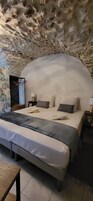Estúdio luxo, 1 cama King, para não fumantes, cozinha | Roupas de cama premium, quartos à prova de som
