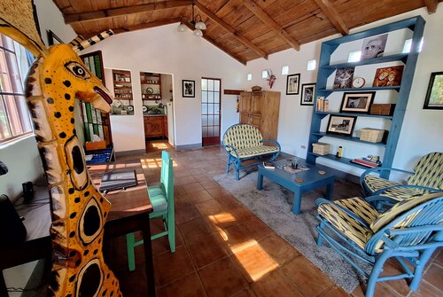 One minute to lake, fabulous views, well-equipped kitchen, & comfy beds!