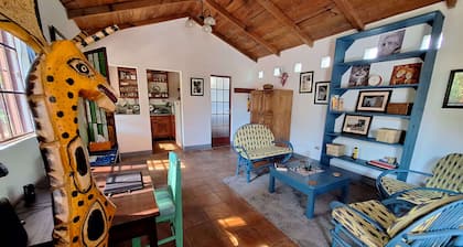 One minute to lake, fabulous views, well-equipped kitchen, & comfy beds!