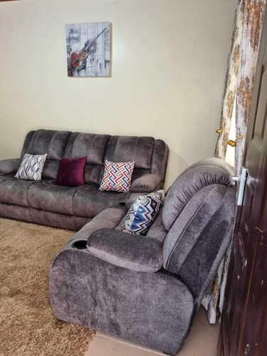 Lux Suites 2 Bedroom Donholm Bungalow