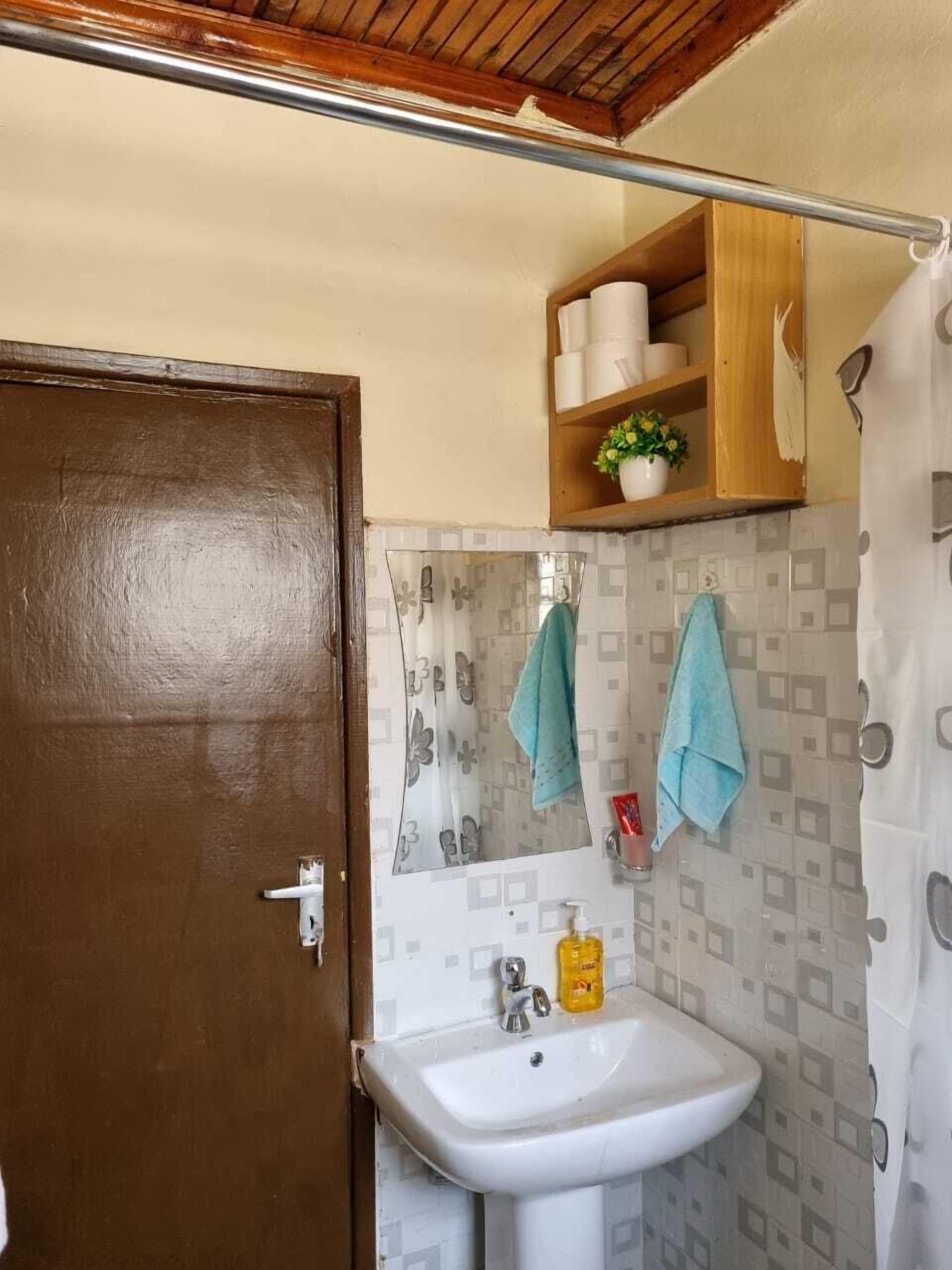 Family House | Bathroom