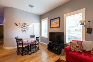 Smart TV - Private Condo in heart of downtown Golden, CO. (Golden)