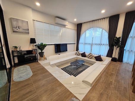Villa, Non Smoking, Garden View | Living area
