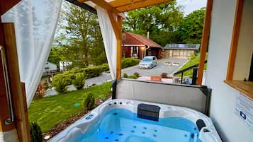 Premier Cottage, 2 Bedrooms, Hot Tub, Garden View | Terrace/patio