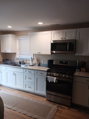Private kitchen - Cozy 2 bed, 1 full bath private cottage, 10 min. walk to Wildwood beach & boards (Wildwood)