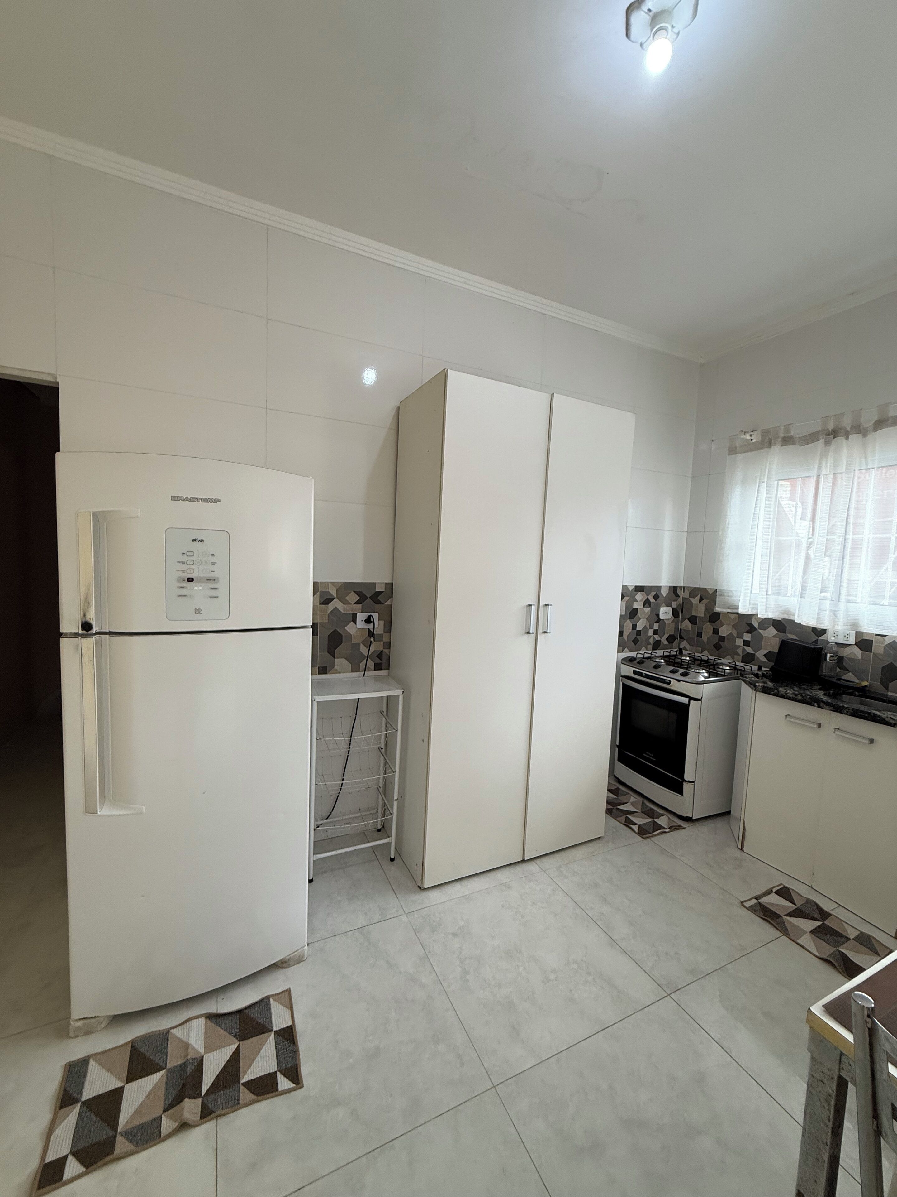 Family House, Kitchen, Pool View | Private kitchen