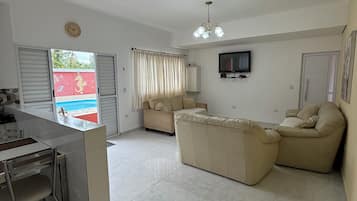 Family House, Kitchen, Pool View | Living room | 32-inch flat-screen TV with cable channels, streaming services