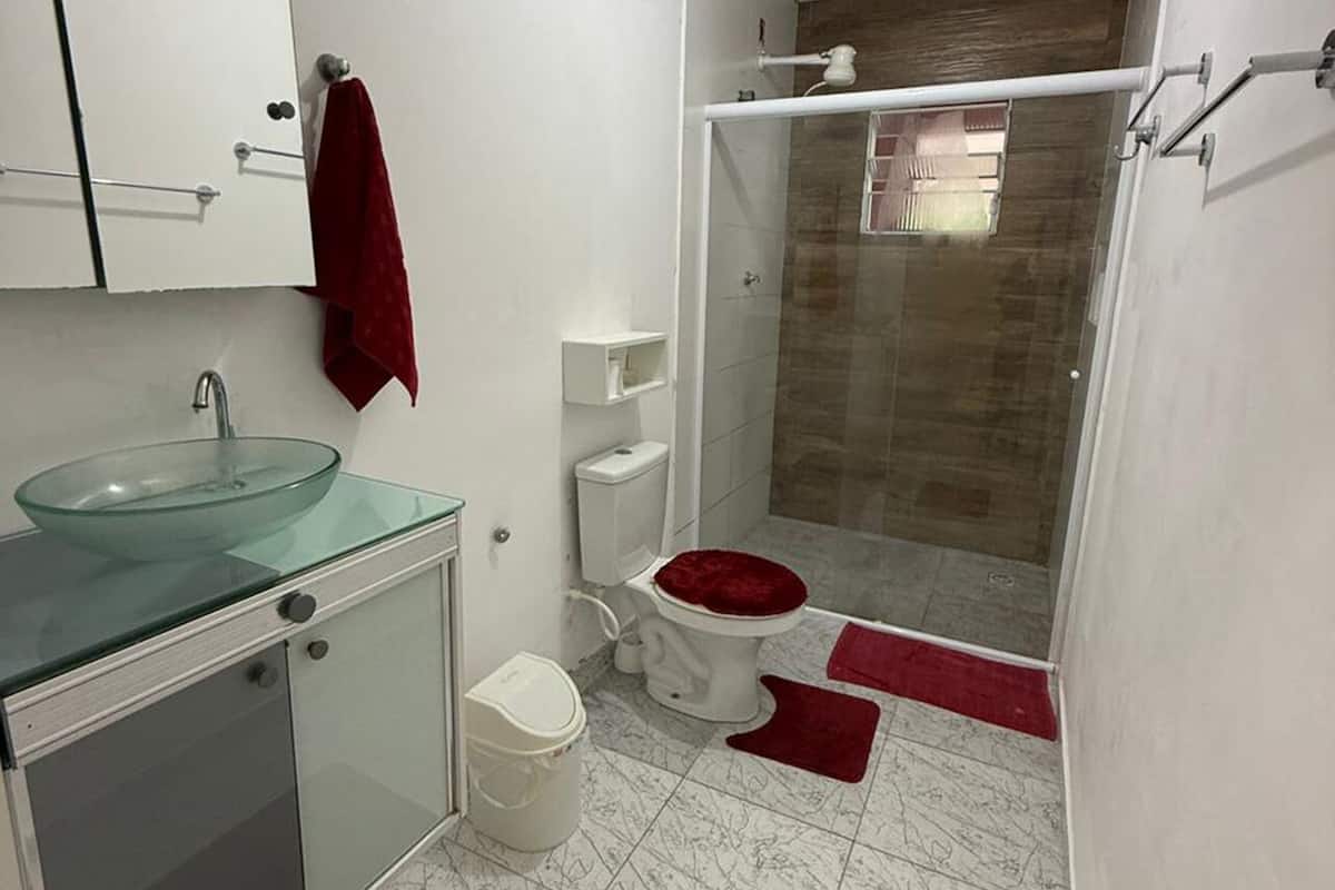 패밀리 하우스, 주방, 수영장 전망 | 욕실