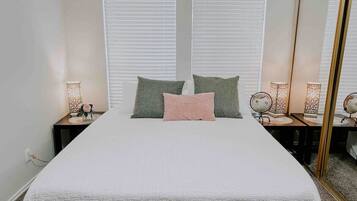 1 habitación, escritorio, tabla de planchar con plancha y wifi gratis