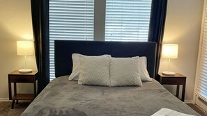 2 habitaciones, escritorio, tabla de planchar con plancha y wifi 