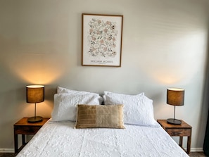 2 bedrooms, desk, iron/ironing board, WiFi - Affordable Family Stay: Kid & Pet Friendly (Corpus Christi)