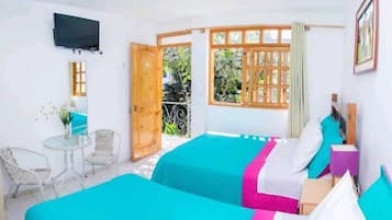 Habitación familiar doble | Ropa de cama de alta calidad, edredones de plumas, decoración individual