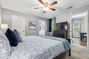 3 bedrooms, desk, iron/ironing board, free WiFi - NW Hills Family Fun #2 w/office by AustinGetaways (Austin)